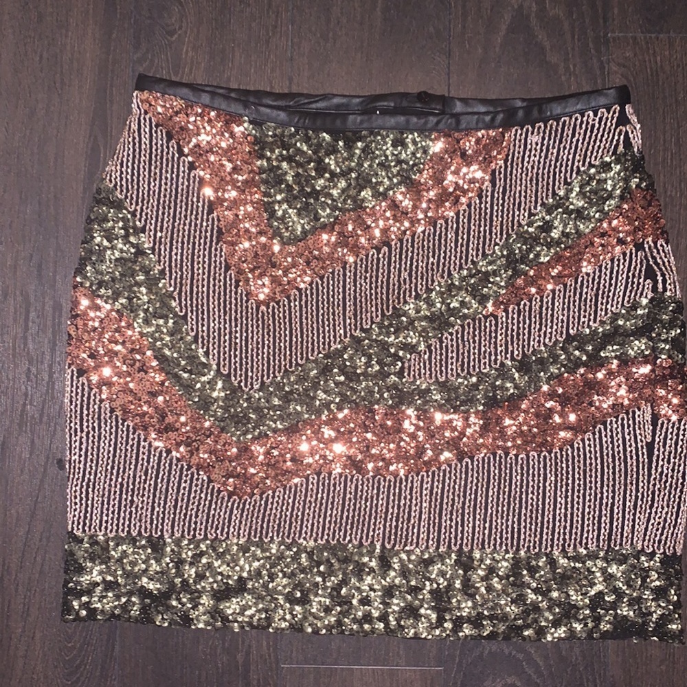 ✨ HOST PICK✨ Sequins mini skirt